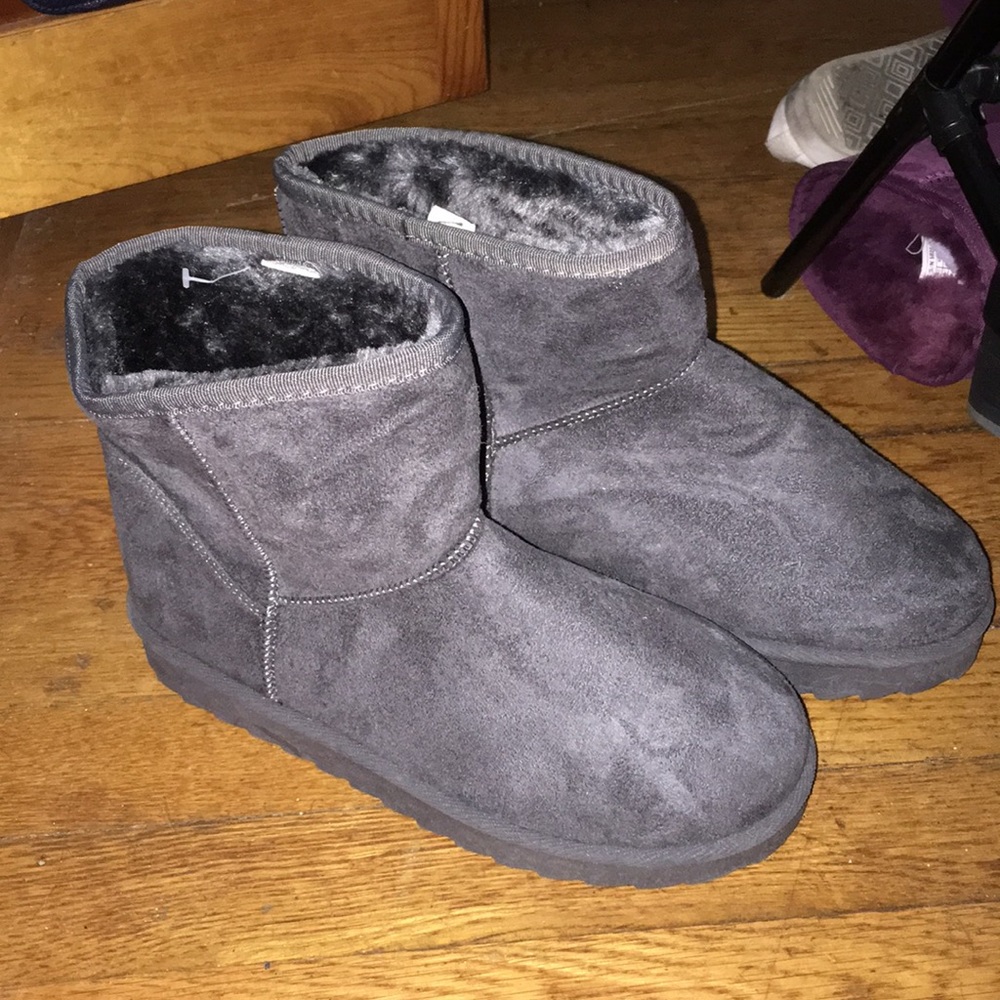 Gray fur boots
